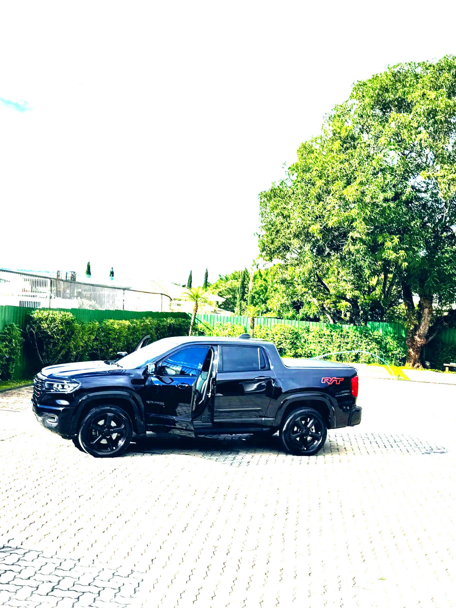 RAM Rampage lateral